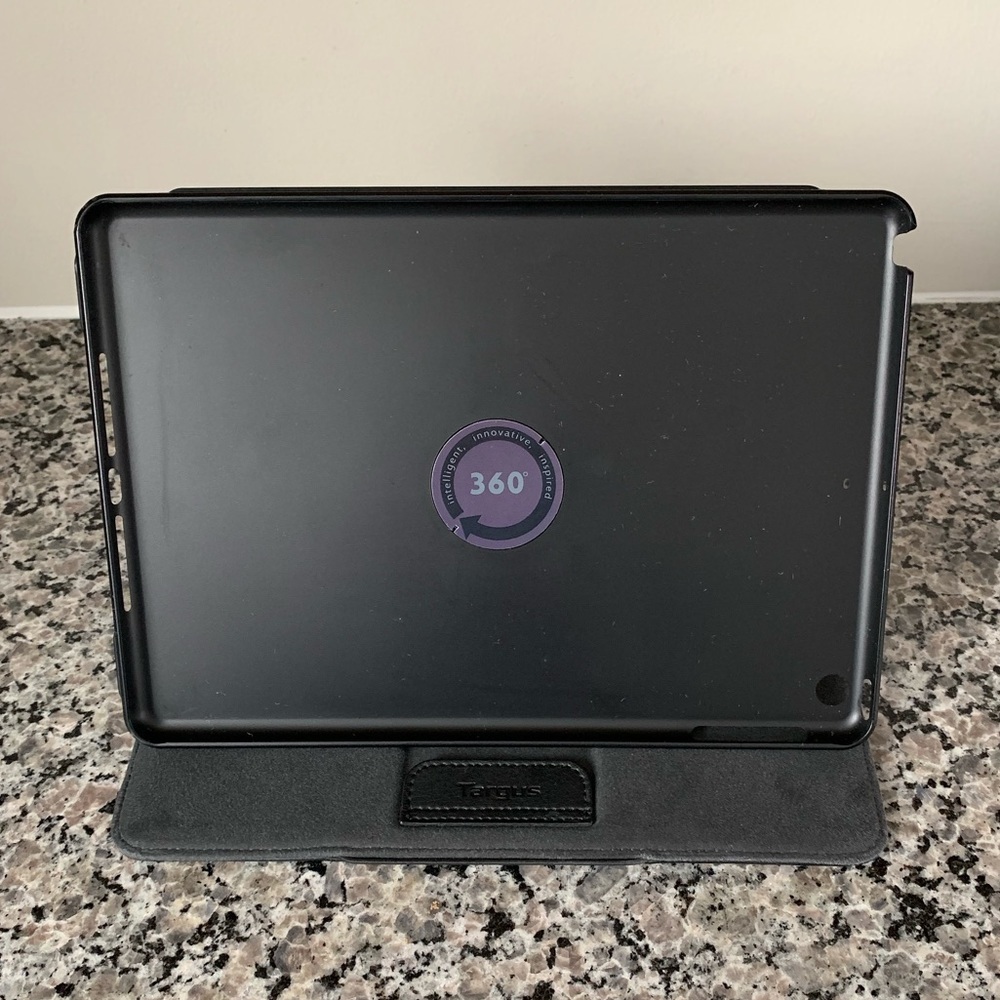 Targums Versavu Rotating Case for iPad Air